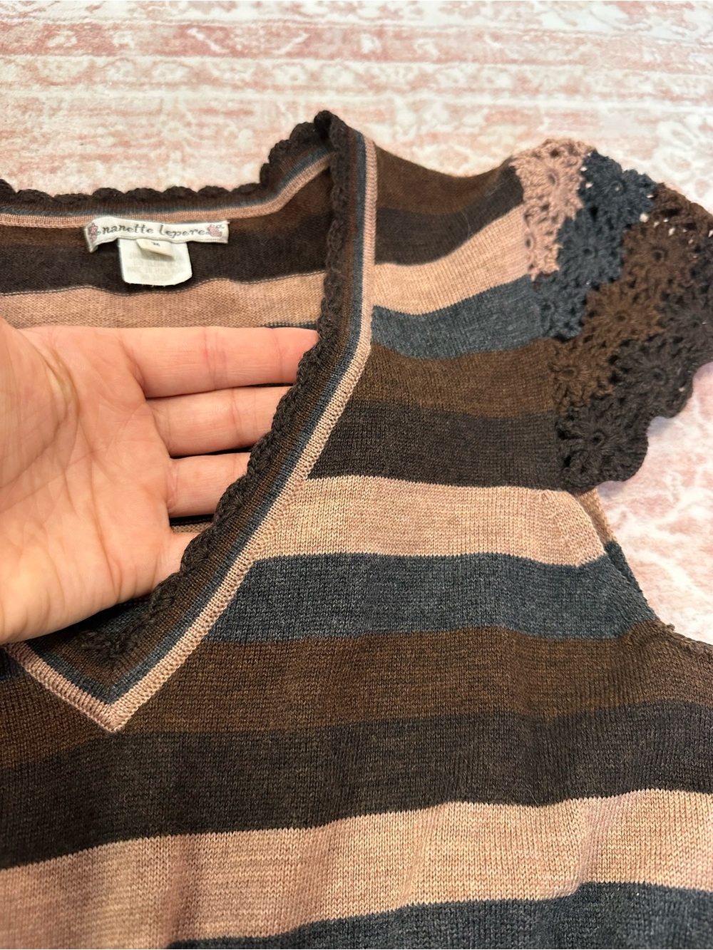 Vintage 🤎 100% Merino Wool Nanette Lepore Top - Picture 6 of 10